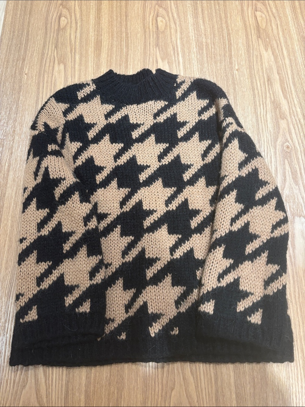 Massimo Dutti Black and Tan Houndstooth Crewneck Sweater